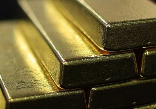 What is the average 10 year return on gold?